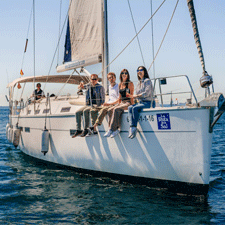 Excursión en velero y visita a una bodega de Sitges en Barcelona