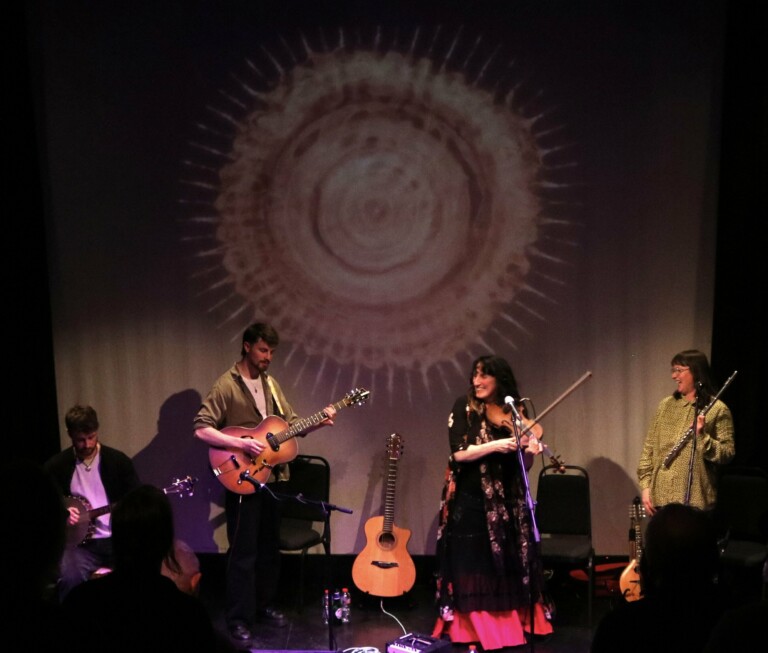 Dee Armstrong and Sons en Sineu